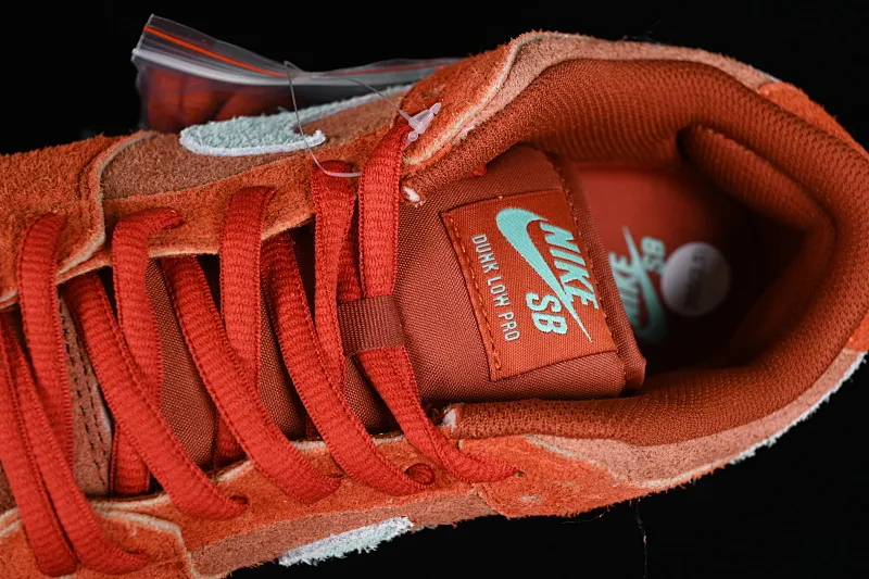 All Categories Nk SB Dunk Series Nk SB Dunk Low Low-top Sneakers Nk SB Dunk Low "Mystic Red" Burgundy Autumn and Winter SB Low-top Casual Sneakers DV5429-601